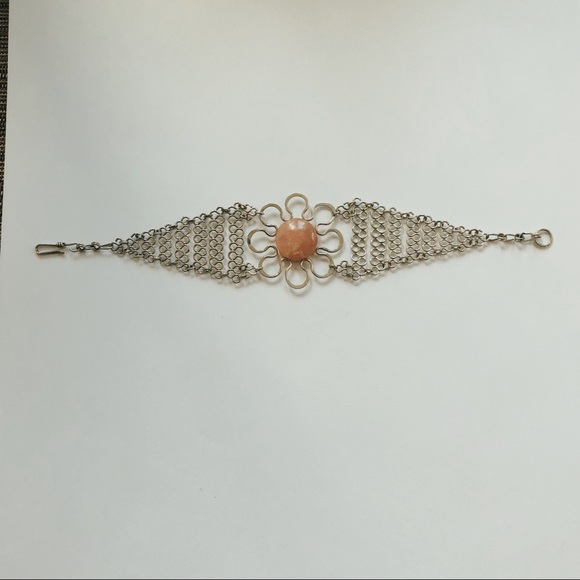 Chainmail Flower Bracelet with Pink Stone Groovy - Picture 12 of 12